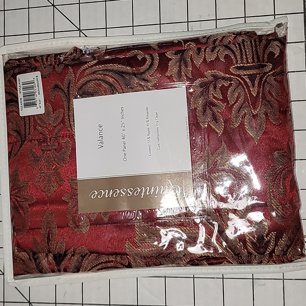 Quintessence Valance 1 Panel 40" x 25"‎ Renaissance #6
